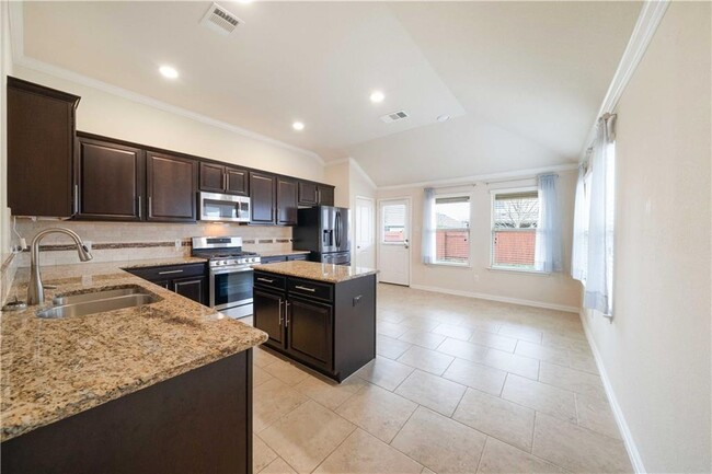Building Photo - 310 Briar Park Dr
