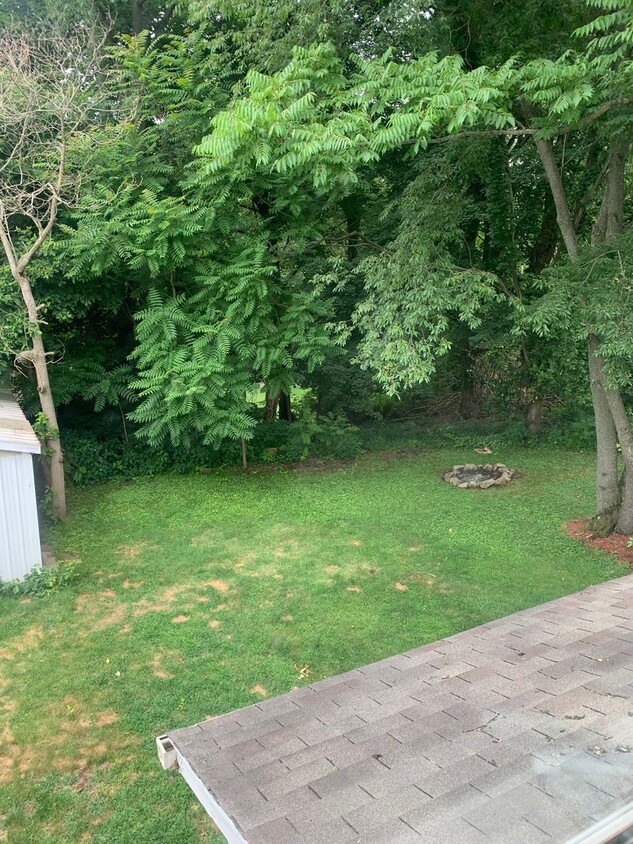 Building Photo - Well maintained 2 bedroom single family ho...