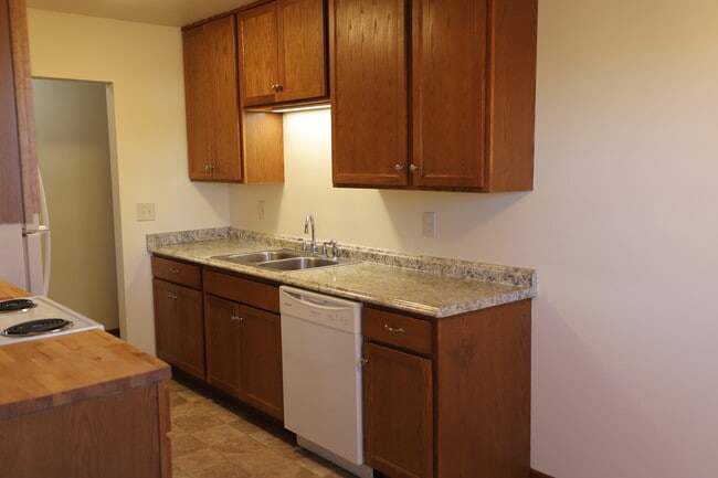 Building Photo - The Heritage Apartments