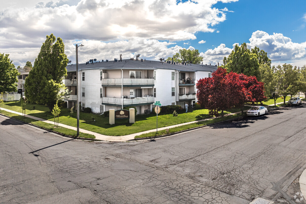 Primary - Wood Crest Condominiums