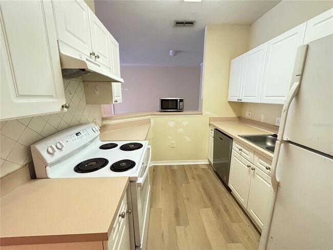Foto del edificio - 18001 Richmond Pl Dr