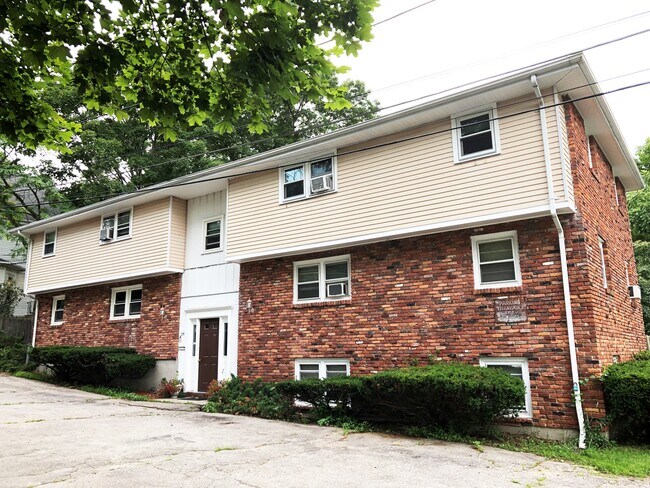 Building Photo - 35 Davis Ave