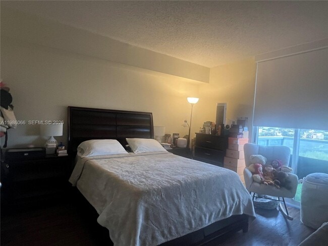 Foto del edificio - 5077 NW 7th St