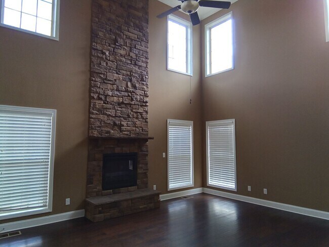 Foto del edificio - Knoxville 37932 - 4 bedroom 2 bath - conta...