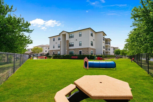 Enclosed Dog Park - Birchstone Northlake