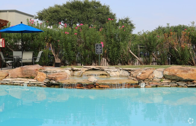 Foto del edificio - Creekside Villas Apartments