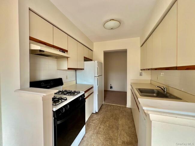 Foto del edificio - 77 Carpenter Ave