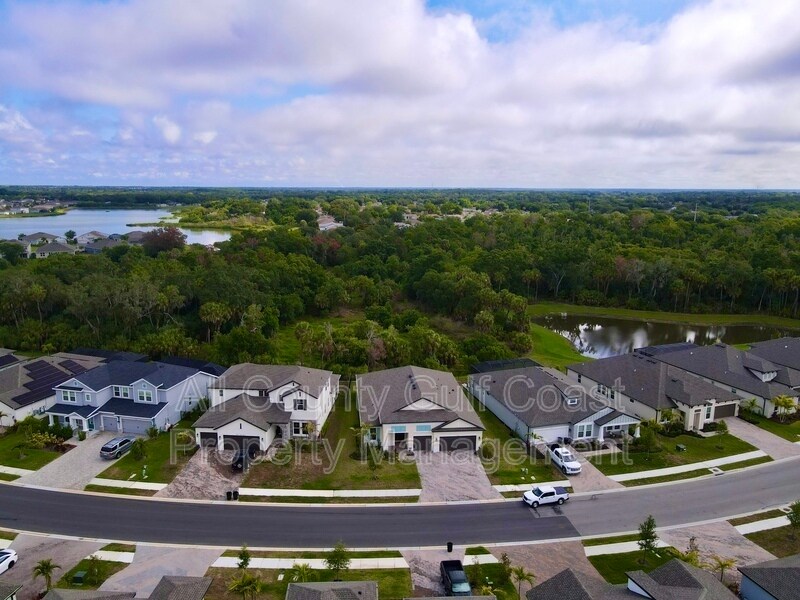 Foto del edificio - 5556 Trevesta Pl