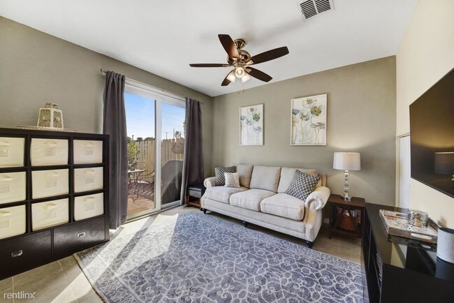 Building Photo - 3 br, 2.5 bath Townhome - Monterey Bay