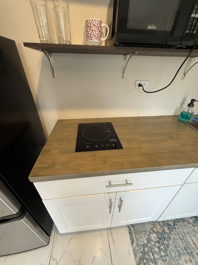 Foto del edificio - 429 Morgan Cir S