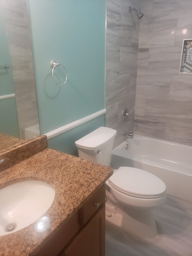 4001 Riverlook Pkwy SE Unit 301, Marietta, GA 30067 Condo for Rent in