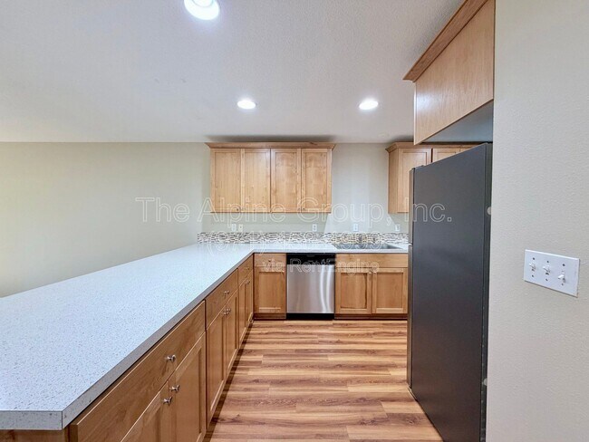 Building Photo - 3986 SW Pinewood Way