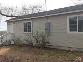 Building Photo - 15750 Swisher Rd