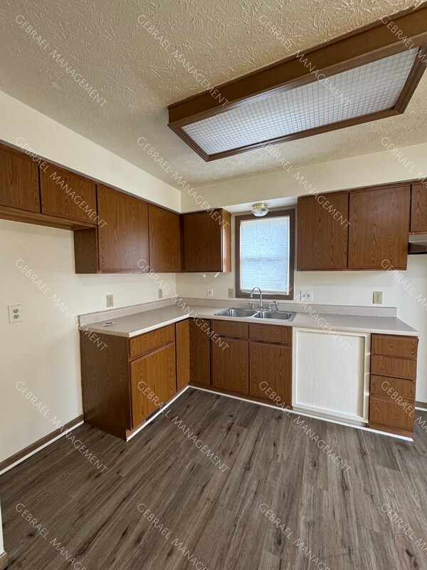 Foto del edificio - 12221 Walter St