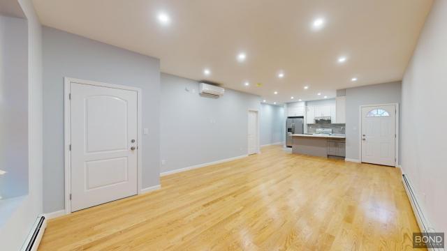 Foto principal - 2 bedroom in Brooklyn NY 11220