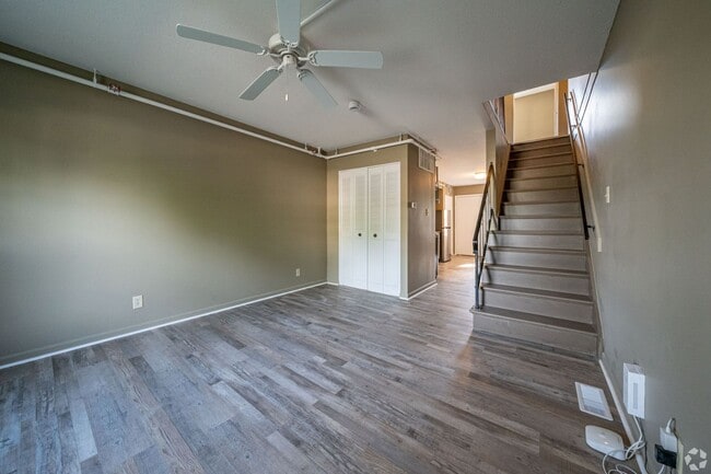 Interior Photo - 300 Shelbourne