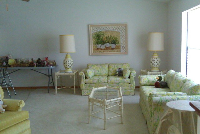 Building Photo - 13 Collington Ct