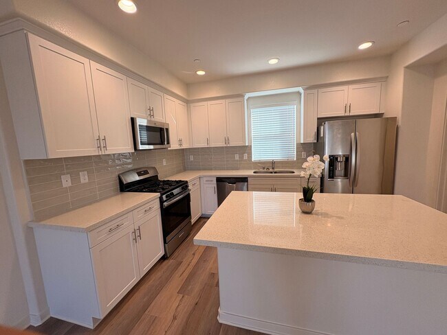 Foto del edificio - 2 bed, 2.5 bath located in Anaheim, CA !