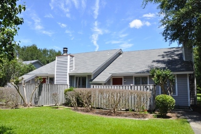 Foto del edificio - 45 Mulberry Ln