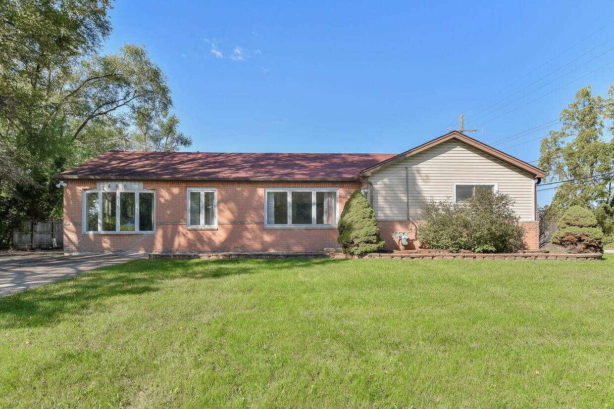 Foto principal - 850 Ash Rd