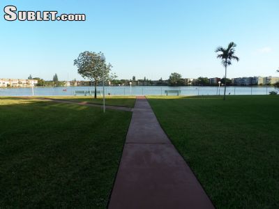 Building Photo - 1501 NE Miami Gardens Dr