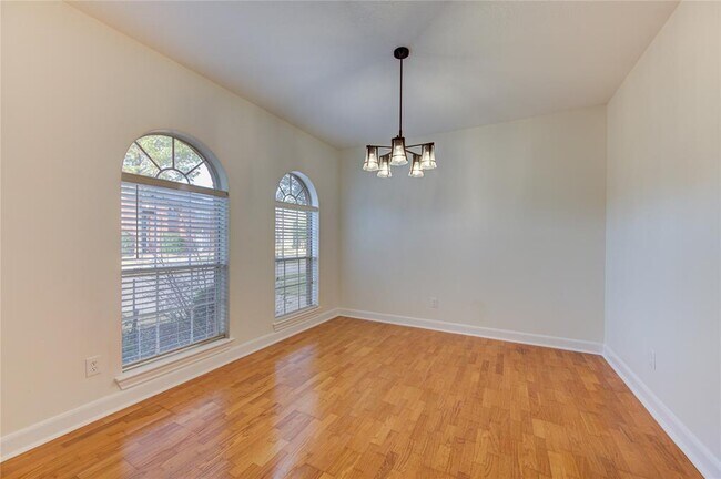 Building Photo - 14123 Edinburgh Ct