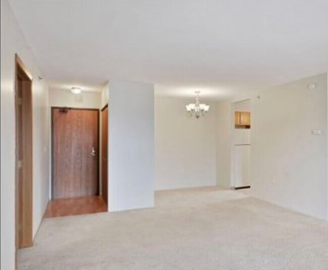 Foyer and Diningroom - 6500 Woodlake Dr