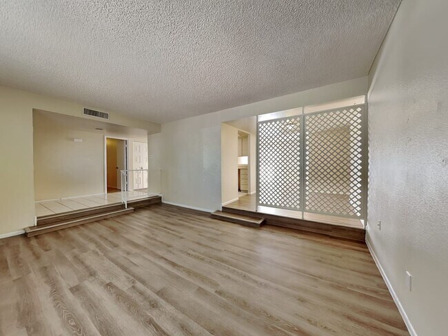 Foto del edificio - 4943 W Frier Dr