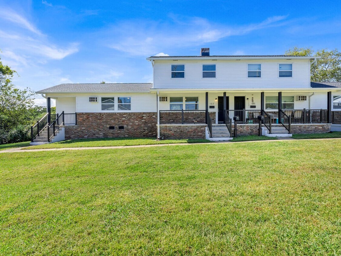 Foto principal - Oak Ridge 37830 - 3 bedroom 2 bath duplex ...