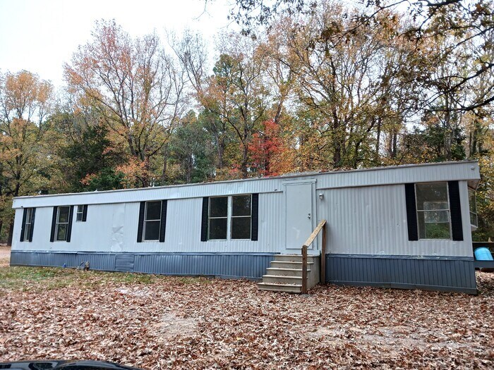Two Bedroom Mobile home on Large Lot! House Rental in Lancaster, SC