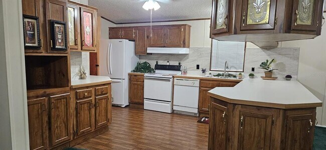 Foto del edificio - 3636 LAZY LAKE Dr S