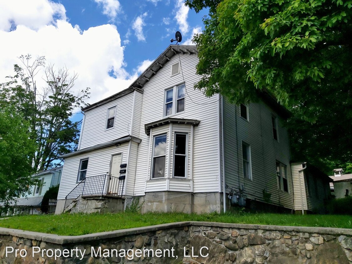 Primary Photo - 305 Wolcott St