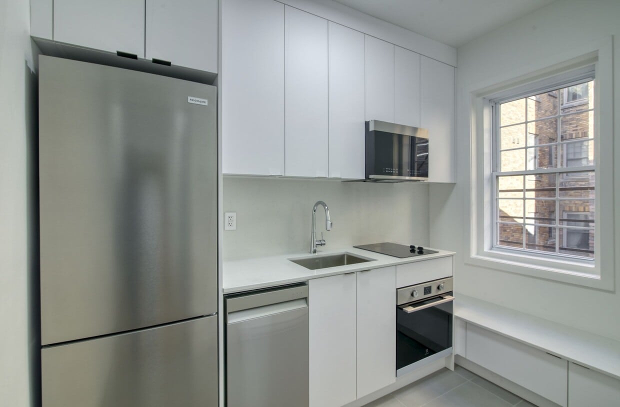 Primary Photo - 2060 Rue du Fort