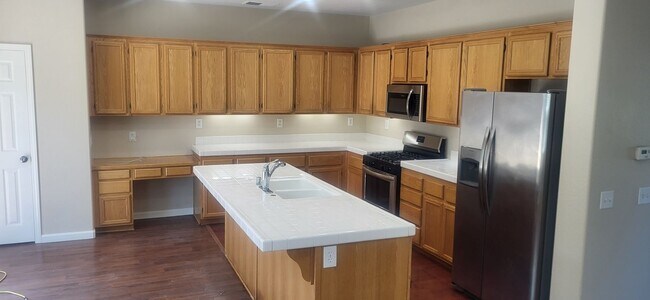 Foto del edificio - 33207 Breighton Wood St