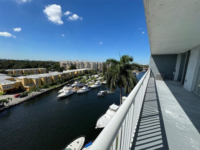 Foto del edificio - 1800 NW 24th Ave