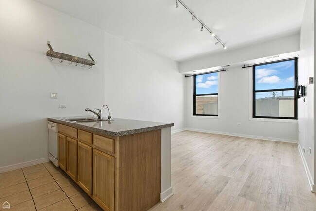 Foto del edificio - 4015 N Milwaukee Ave