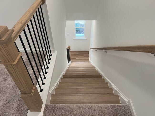 Foto del edificio - Bright & Modern 3-Bedroom Townhome in a Prime Triangle Location!