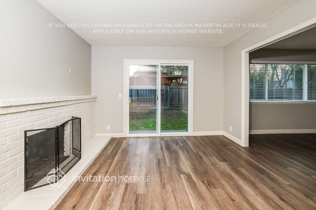 Building Photo - 1024 Woodridge Dr