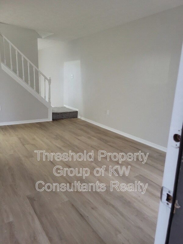 Foto del edificio - 7964-7966 Goldsmith Drive - 7966