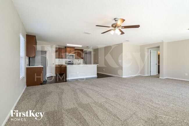 Building Photo - 3300 Canyon Falls Dr