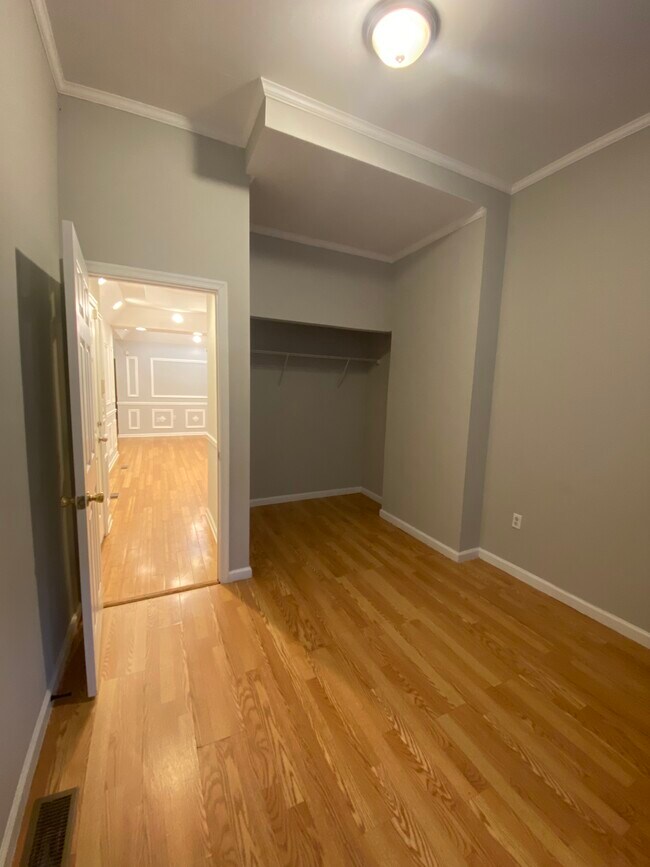 Room 1 - 1912 W Berks St