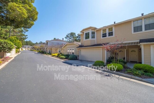 Foto del edificio - 98 Glen Lake Dr