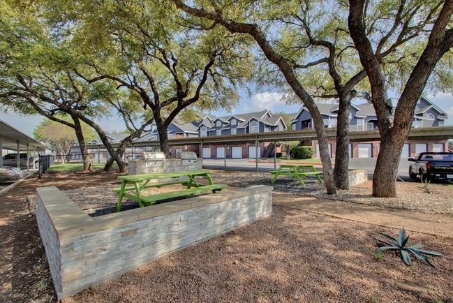 Regal Parc apartments — community photo - Regal Parc
