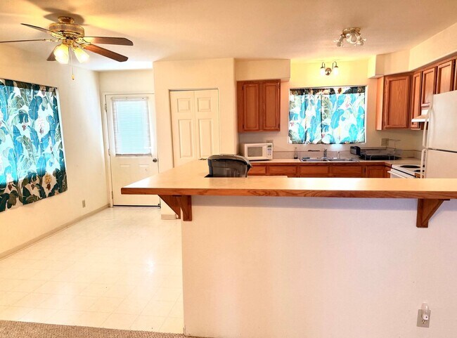 Building Photo - Charming and Furnished 2-Bedroom Rental Ho...