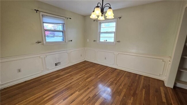 Building Photo - 7 Eliza St