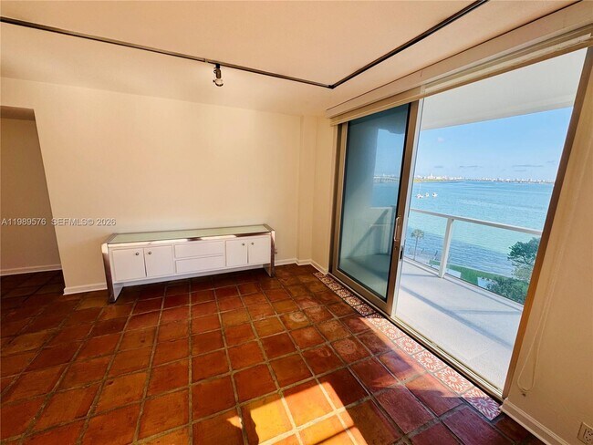 Foto del edificio - 3301 NE 5th Ave