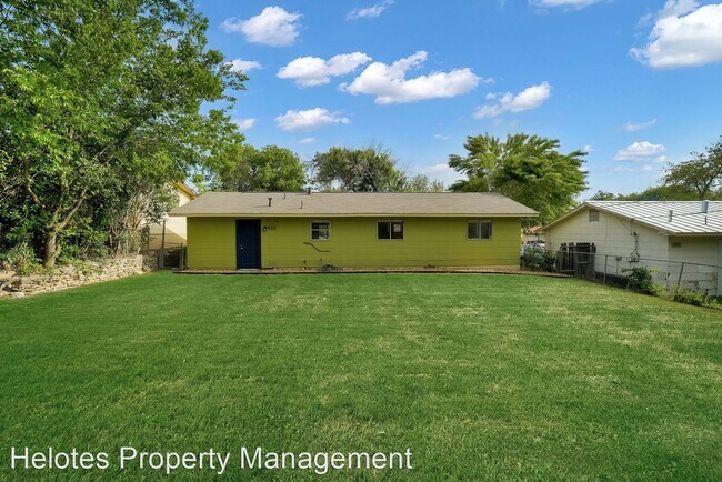 Building Photo - 3 br, 1 bath House - 4526 Clear Springs Dr.