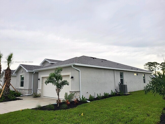 Building Photo - 20650 Copperhead Dr