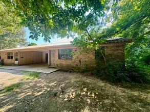 Building Photo - 6521 W Double Springs Rd