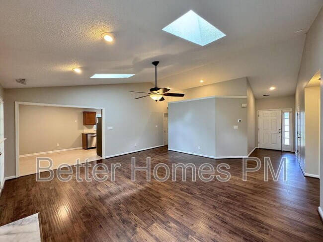 Foto del edificio - 1403 Buckhorn Rd